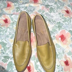 AEROSOLES Olive Green Loafers
